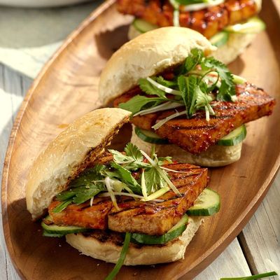 Spicy Garlic Tofu Burgers