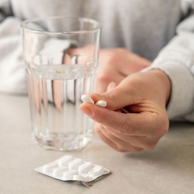 Painkillers 101: What A GP & Pharmacist Want You To Know