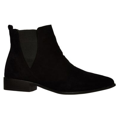 Black Pointed Toe Chelsea Boots