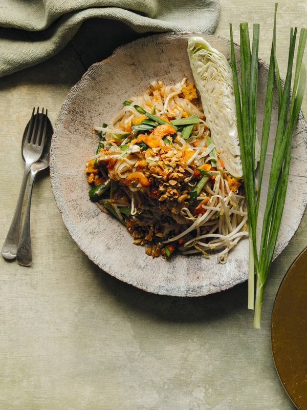 Pad Thai Stir-fried Rice Noodles With Dried Prawns & Bean Sprouts