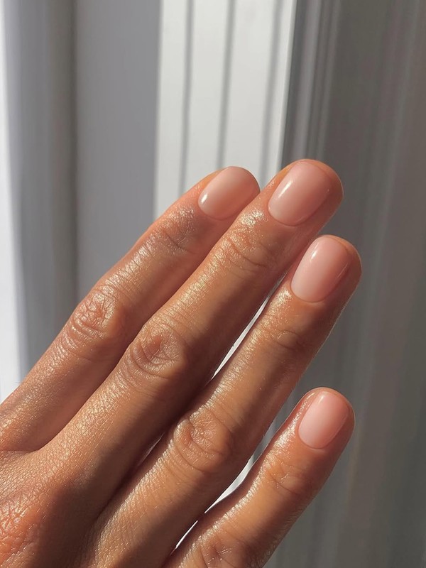 How To Get The ‘No Make-Up Make-Up’ Nail Look
