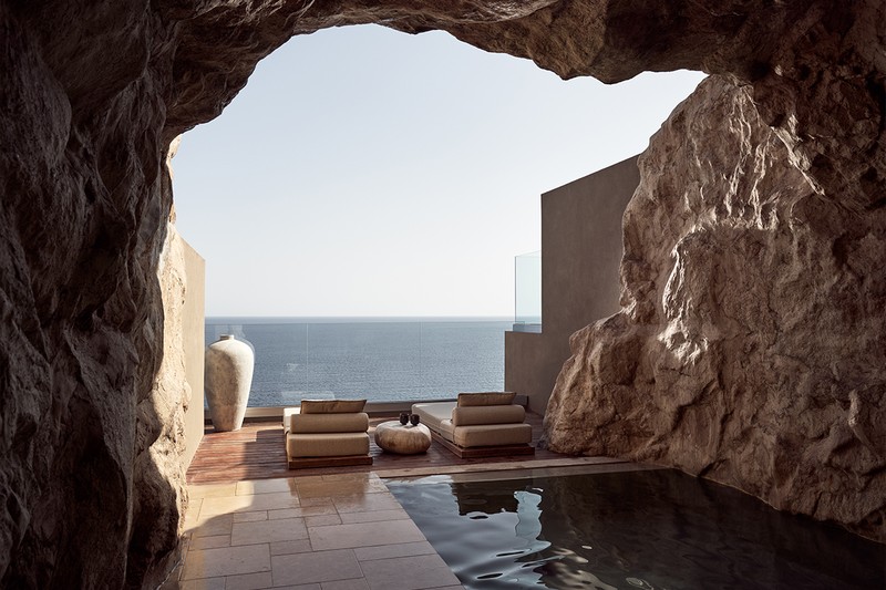 Acro Suites
