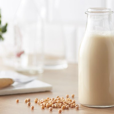 The Pros & Cons Of Soy Milk