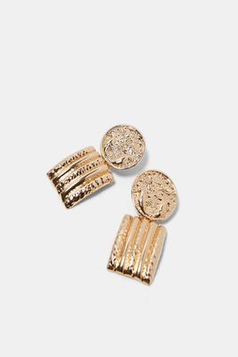 Engraved Medallion Earrings from Zara