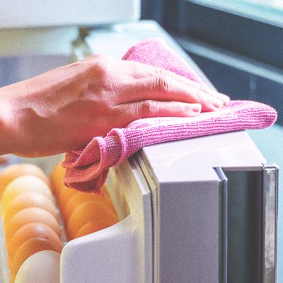 7 Steps To Clean Your Fridge 