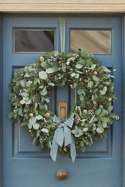 Winter White Christmas Wreath from Flowerbx