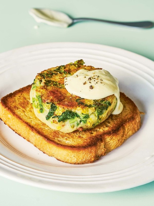 Bubble & Squeak With Hollandaise On Fried Bread