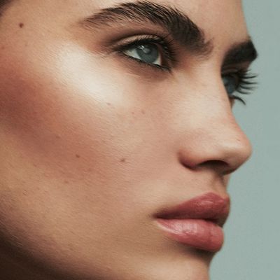 8 Make-Up Products For Glowing Skin