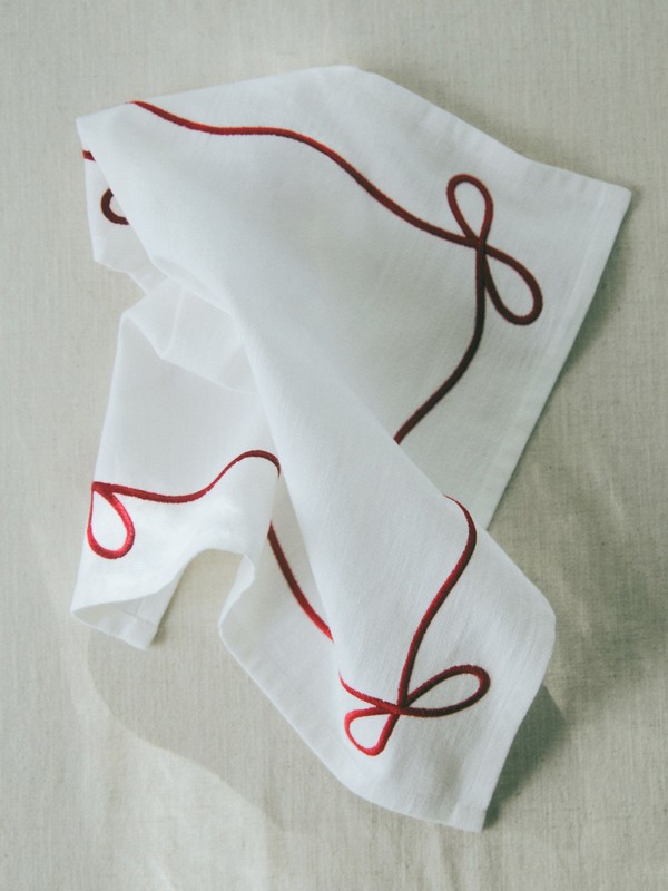  Embroidered Napkins 