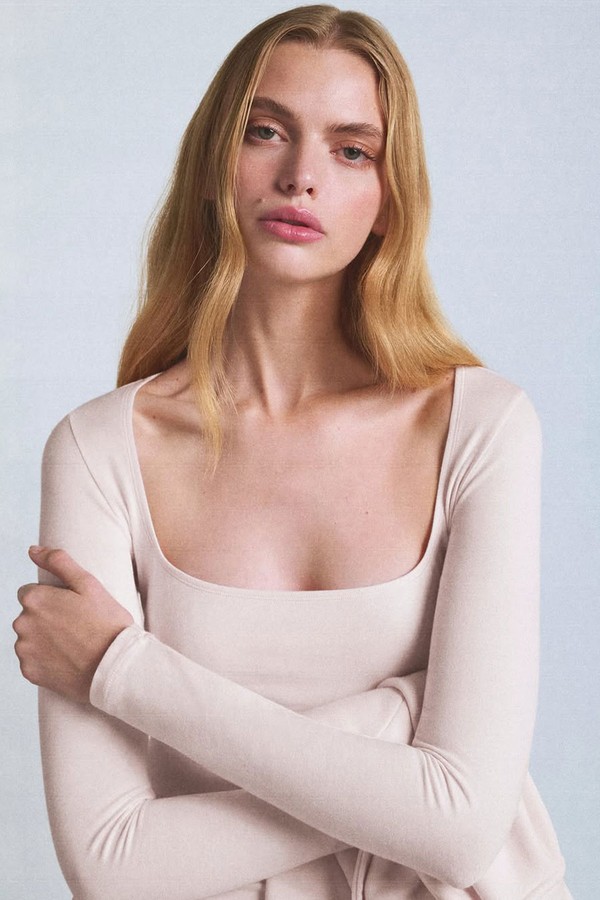 Scoop Neck Long Sleeve Top