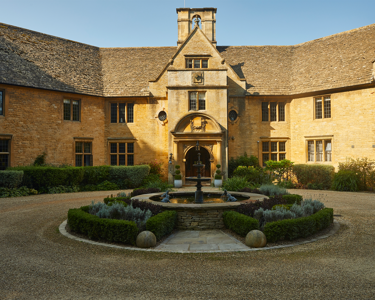 Foxhill Manor 