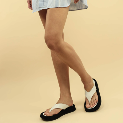 The Hot Product: The Row’s Ginza Sandals