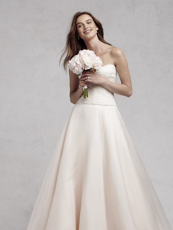 What You Need To Know About Renting Your Wedding Dress