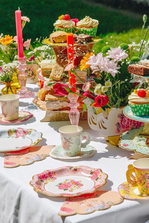 Floral Tea PartyPaper Cups from TalkingTablesVintage