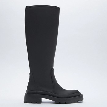 Rubberised Flat Boots from Zara