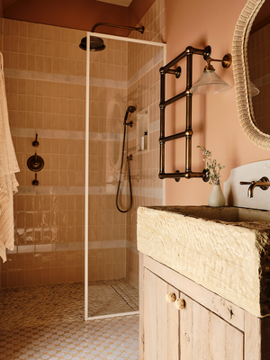 22 Dos & Don’ts To Get Small Bathrooms Right