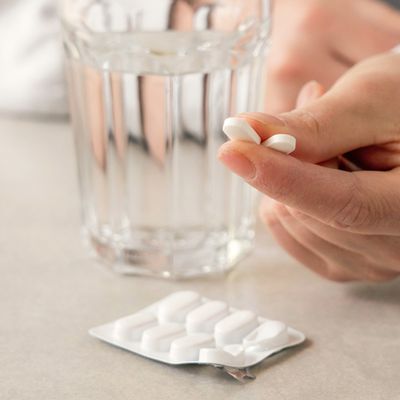 Painkillers 101: What A GP & Pharmacist Want You To Know