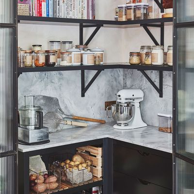 What You Need To Know About Kitchen Pantries