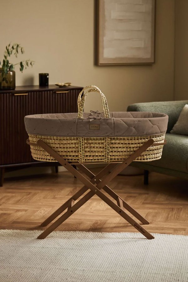 Organic Rice Quilt Moses Basket, Mattress & Walnut Foldable Stand from The Little Green Sheep