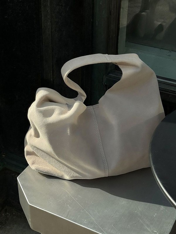 The Round Up: Slouchy Totes