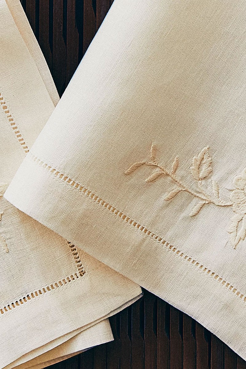 Linen Napkins With Floral Embroidery