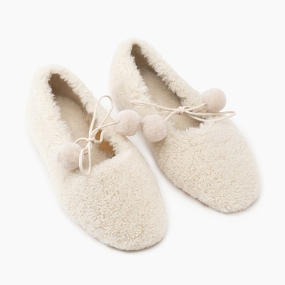 Lulu Shearling Slippers in Cream