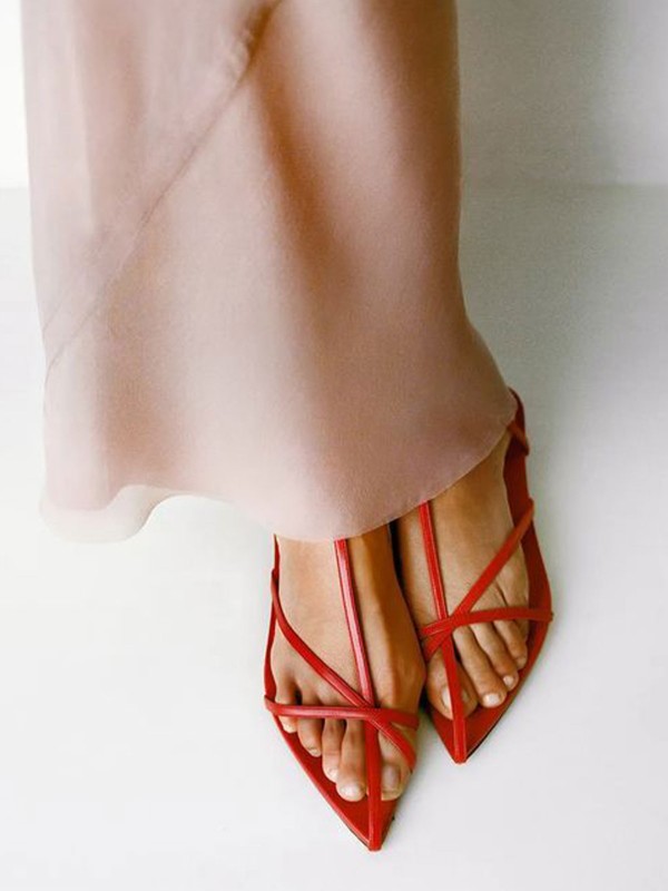 The Round Up: Red Shoes 