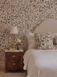 Look Around This Re-Designed City Apartment 