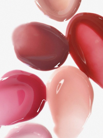 What’s Inside Our Make-Up Bags