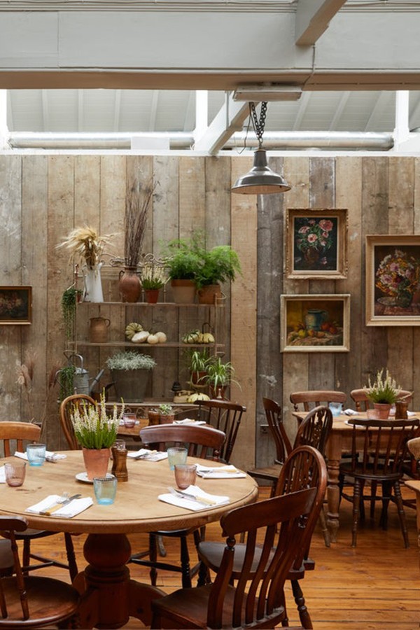 THE PIGS HEAD
