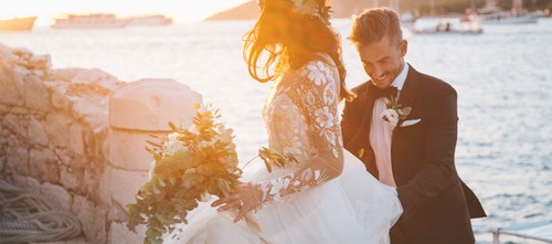 Should Employees Get Time Off Work For Weddings?