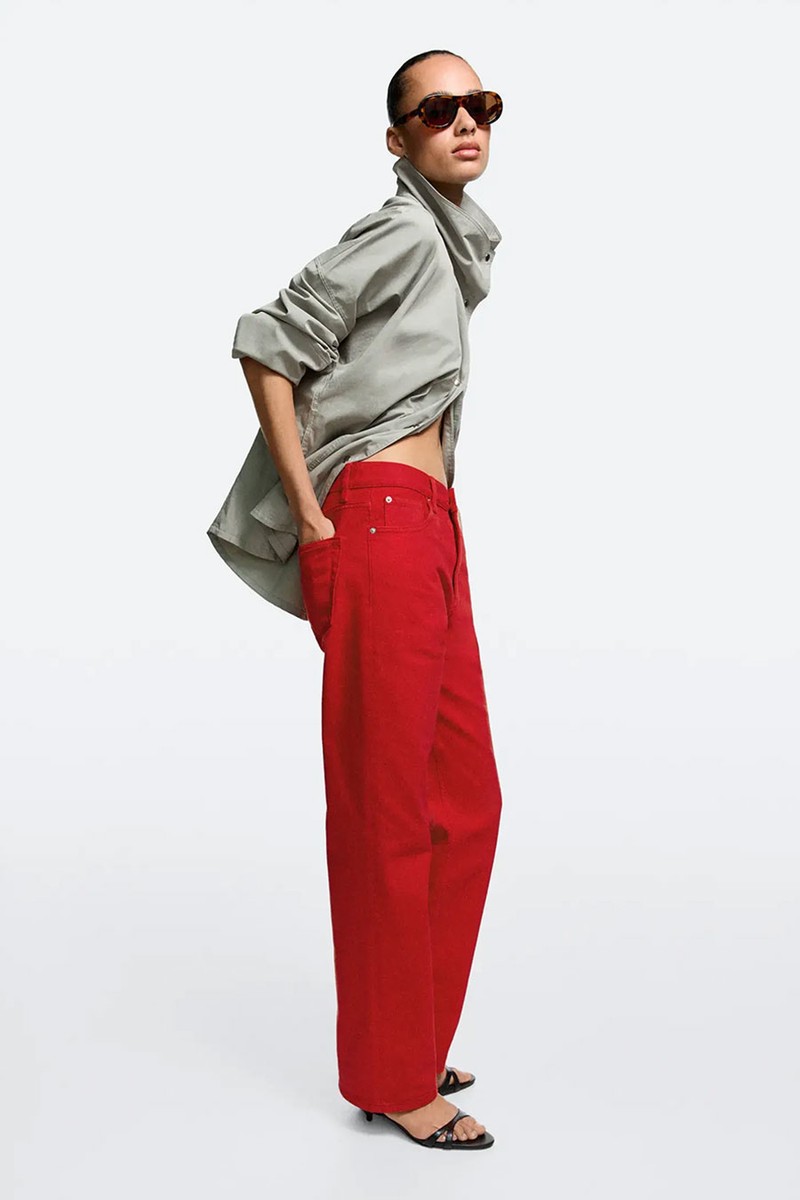 Straight-Leg High-Waist Jeans
