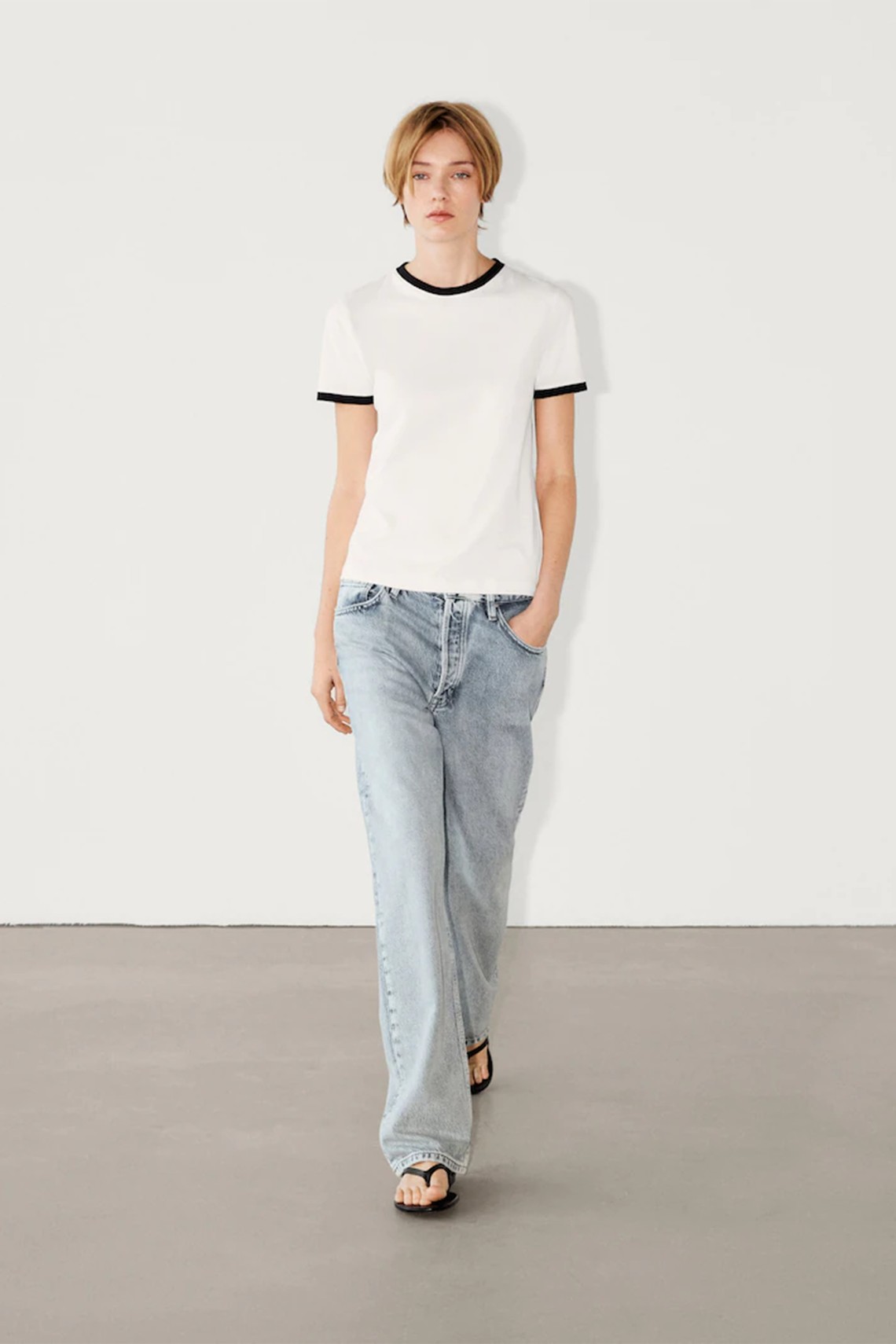 Short Sleeve Contrast T-Shirt from Massimo Dutti