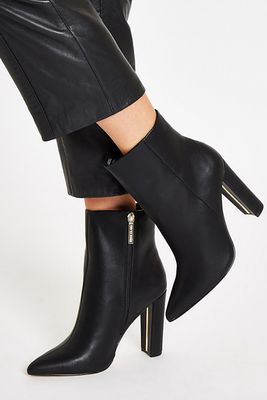 Black Pointed Toe Block Heel Boots