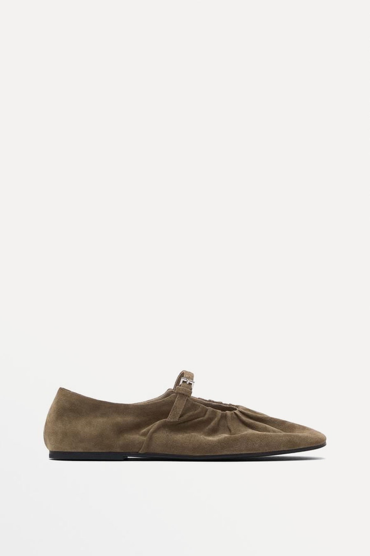 Split Leather Ballet Flats With Gathered Detail from Massimo Dutti