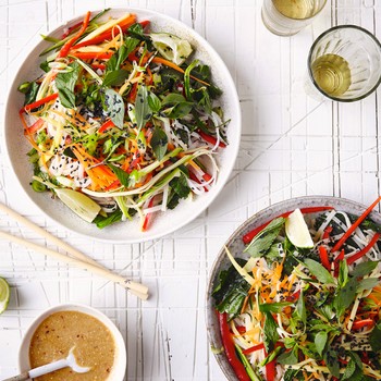 Spicy Thai Noodles With Creamy Peanut Dressing 