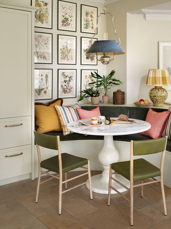 An Expert’s Guide To Banquette Seating