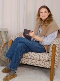 Spring Style Watch With Lu & Sapna: Dusty Pink, Statement Accessories & Elevated Outerwear