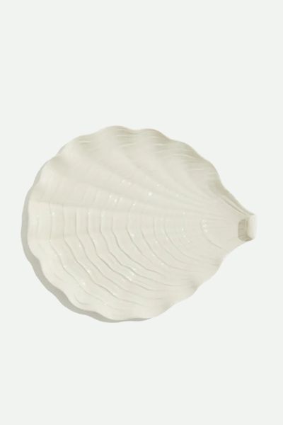 Shell-Shaped Serving Plate  from H&M 