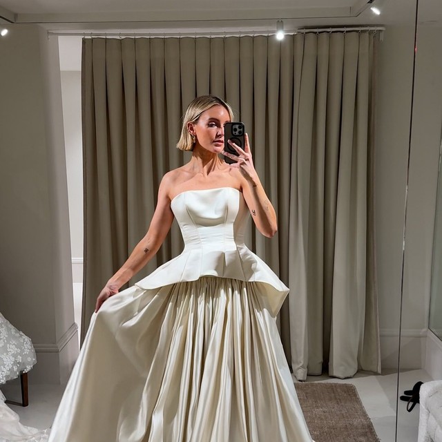 @pollyvsayer visited @galialahav to try on some wedding dresses – let us know your favourite look 