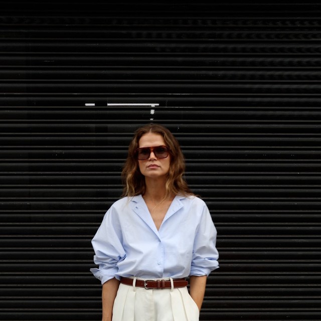 Few do summer capsule wardrobes better than our fashion & creative director @lu.hough – watch on f
