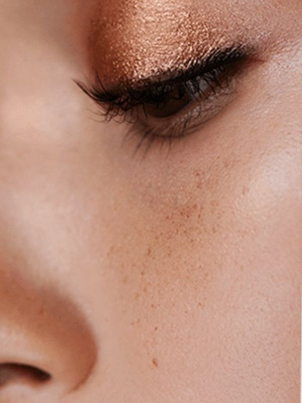 Get The Look: The Golden Eye Make-Up Trend