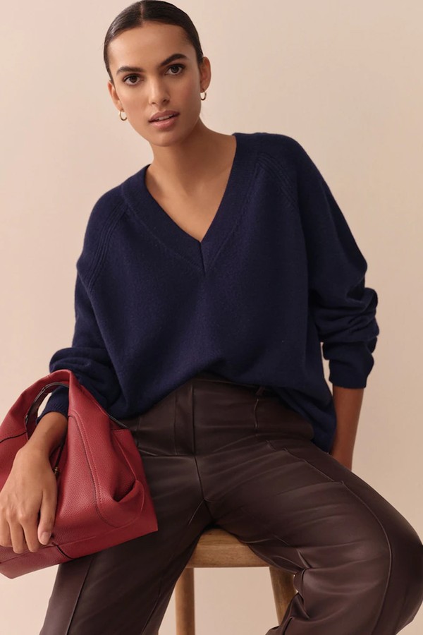 100% Merino Wool N. Premium V-Neck Jumper