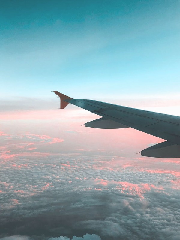  7 Smart Ways To Maximise Your Beauty Hand Luggage This Summer