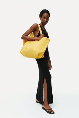 Chic Tote Bags For The Beach & Beyond