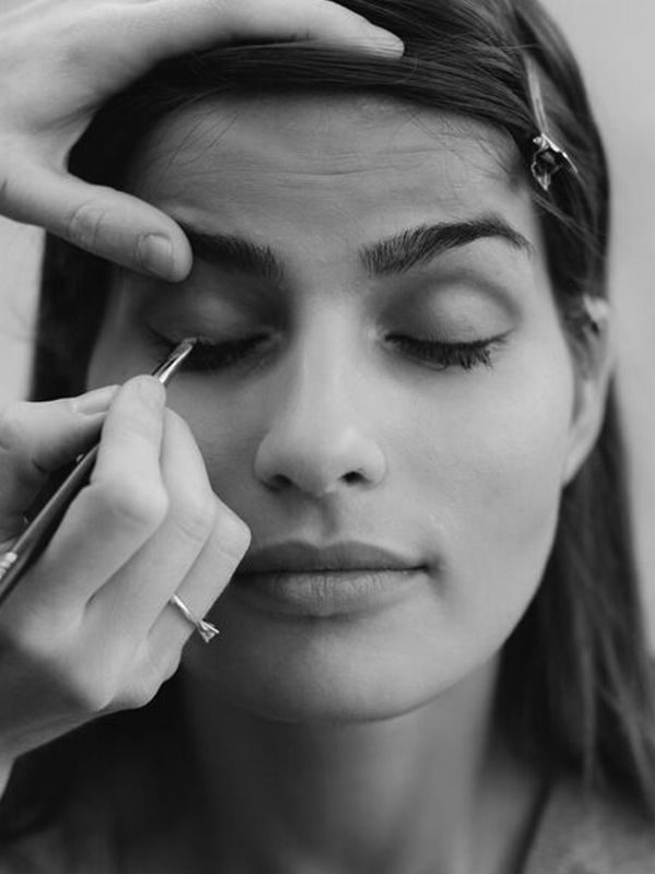 9 Expert Tips For Filling & Defining Sparse Brows