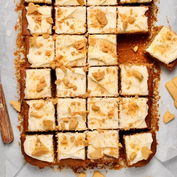 Gingerbread Traybake Cake