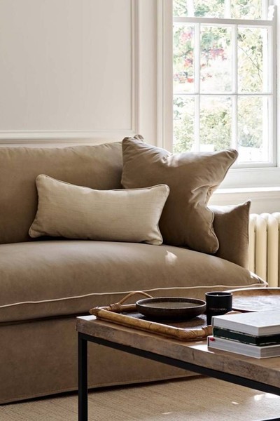 Eleanor Loveseat