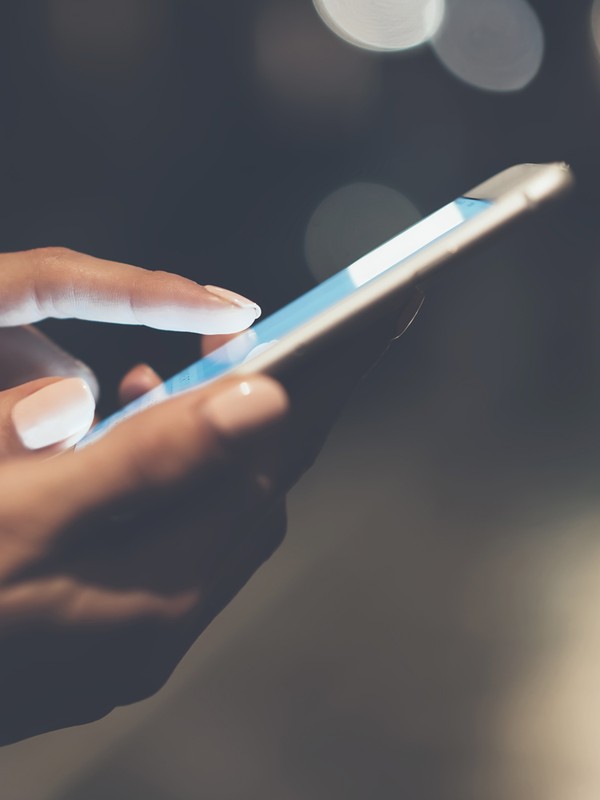 Should You Be Worried About The Dangers Of Your Phone Light?