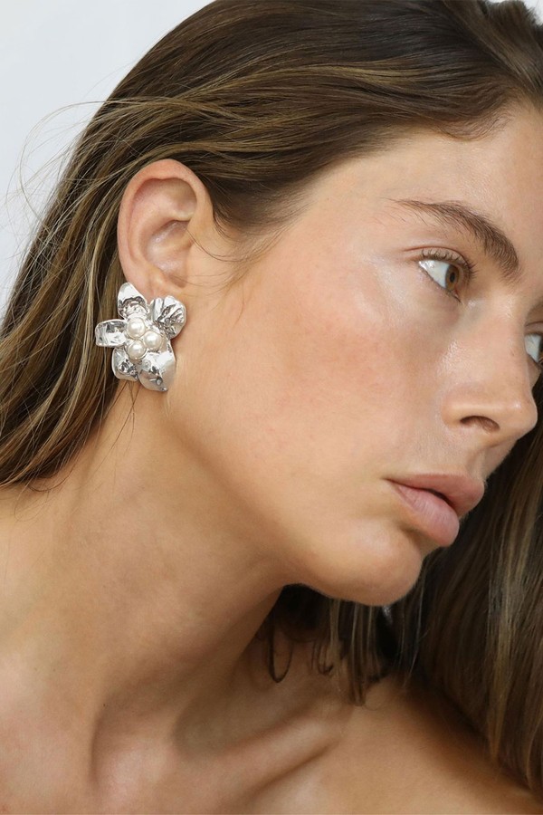 Sculpted Flower Earrings from Ryenn's eyes